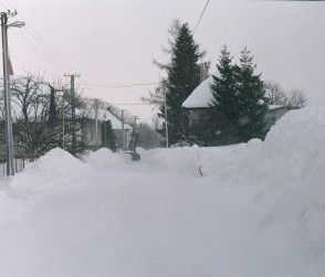 Pohľad do zazneženej ulice